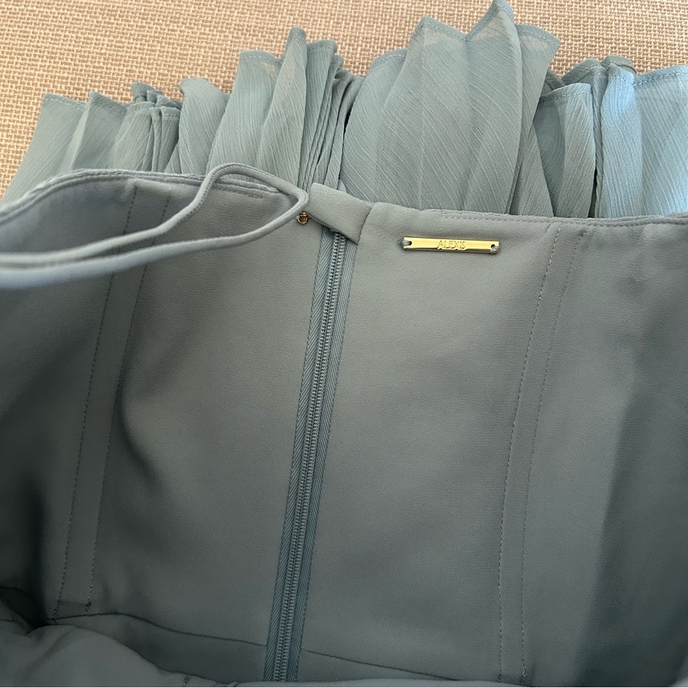 BEST Alexis Sunniva Maxi Dress Gown Blue Pleated Party Cocktail Wedding - Picture 7 of 12